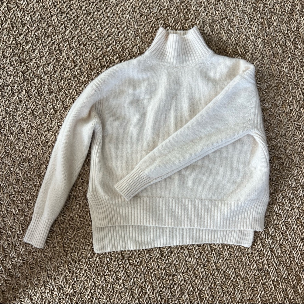 Majestic Filatures Cream Turtleneck Hi-lo Sweater size 1